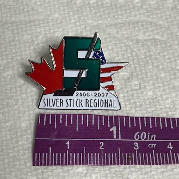 NEW Silver Stick Regional 2006 - 2007 Ice Hockey Enamel Pin Clutch Pinback - Picture 3 of 3